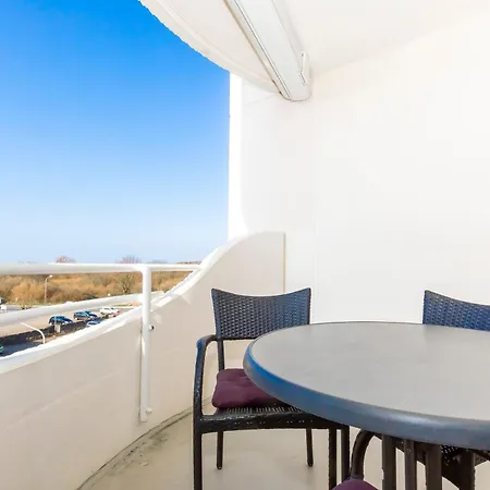 Trafalgar 327 クックスハーフェン