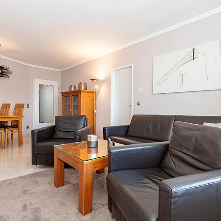 Apartment Trafalgar 327 *