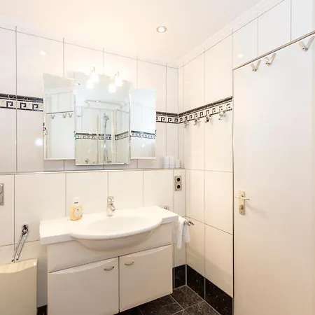 Trafalgar 327 Κουξχάφεν